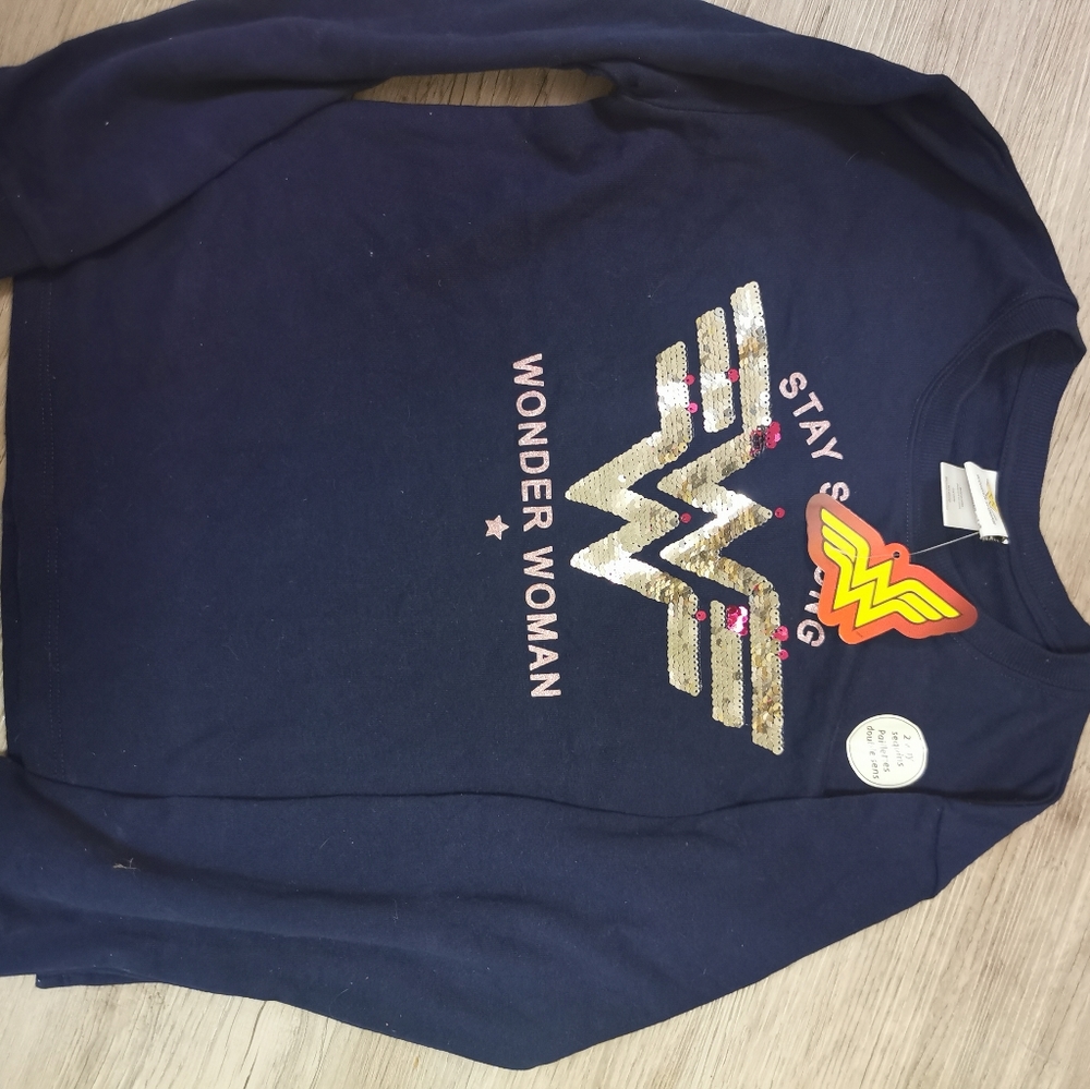 NWT girls Wonder Woman sweat, sequins, xl